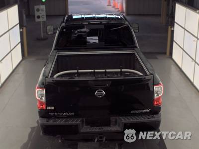 2019 Nissan TITAN PRO-4X Crew Cab Short Bed - zdjęcie 5 z 34 - miniatura