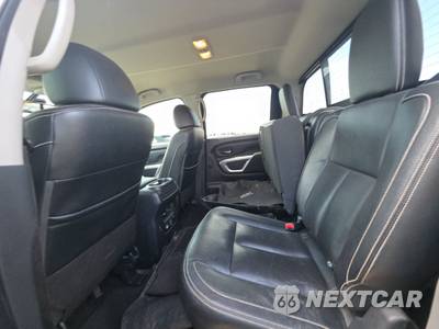 2019 Nissan TITAN PRO-4X Crew Cab Short Bed - zdjęcie 13 z 34 - miniatura
