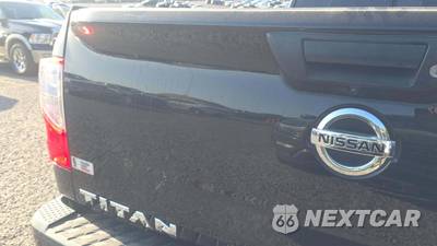 2019 Nissan TITAN PRO-4X Crew Cab Short Bed - zdjęcie 33 z 34 - miniatura