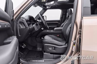 2025 Land Rover Defender 110 OCTA - zdjęcie 44 z 50 - miniatura