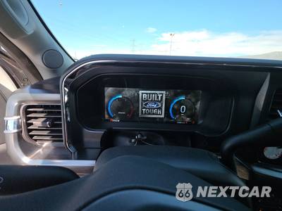 2025 Ford Super Duty F-250 Lariat Crew Cab Medium Bed - zdjęcie 12 z 23 - miniatura