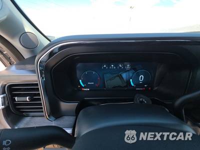2025 Ford Super Duty F-250 Lariat Crew Cab Medium Bed - zdjęcie 12 z 24 - miniatura