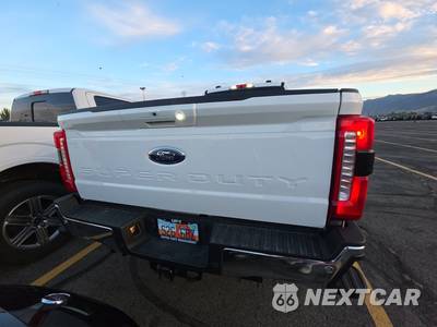 2025 Ford Super Duty F-250 Lariat Crew Cab Medium Bed - zdjęcie 5 z 26 - miniatura
