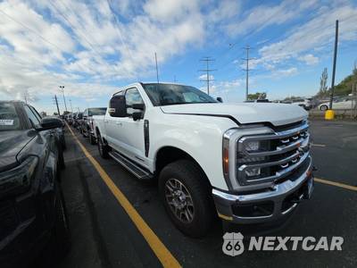2025 Ford Super Duty F-250 Lariat Crew Cab Medium Bed - zdjęcie 3 z 20 - miniatura