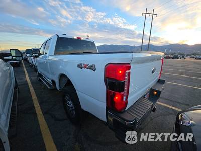 2025 Ford Super Duty F-250 Lariat Crew Cab Medium Bed - zdjęcie 6 z 26 - miniatura