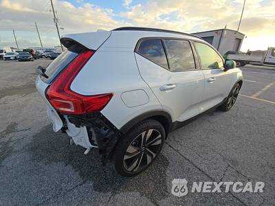 2026 Volvo XC40 B5 Ultra - zdjęcie 13 z 15 - miniatura