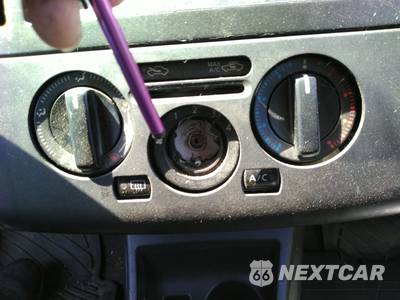 2009 Nissan Versa 1.8 S Hatchback - zdjęcie 33 z 43 - miniatura