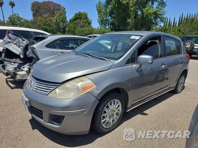 2009 Nissan Versa 1.8 S Hatchback - zdjęcie 1 z 43 - miniatura