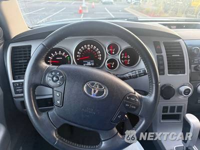 2008 Toyota Sequoia Limited - zdjęcie 32 z 35 - miniatura
