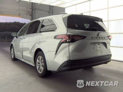 2022 Toyota Sienna XLE 7-Passenger 120.5" WB - zdjęcie 6 z 28 - miniatura