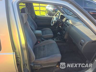 2000 Nissan Pathfinder SE - zdjęcie 8 z 59 - miniatura