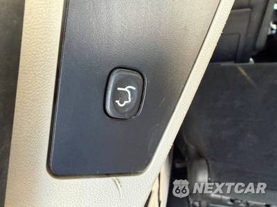 2015 Chrysler Town & Country Touring 121.2" WB - zdjęcie 10 z 44 - miniatura