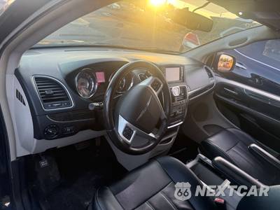 2015 Chrysler Town & Country Touring 121.2" WB - zdjęcie 34 z 44 - miniatura