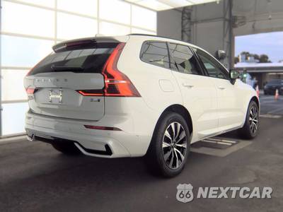 2024 Volvo XC60 B5 Plus Dark Theme - zdjęcie 4 z 20 - miniatura
