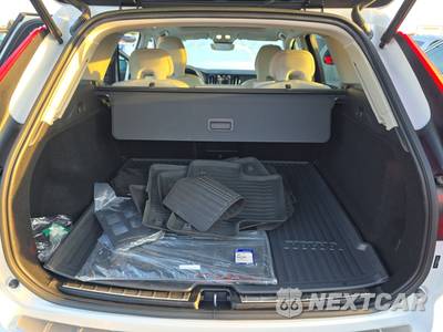 2024 Volvo XC60 B5 Plus Dark Theme - zdjęcie 16 z 20 - miniatura