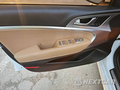 2022 Genesis G70 3.3T Standard - zdjęcie 9 z 22 - miniatura