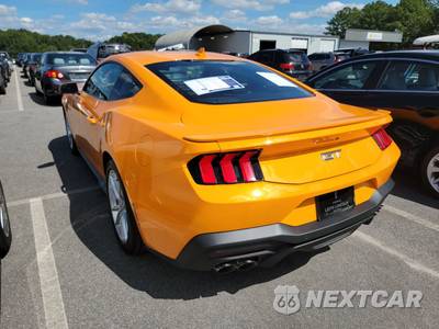 2026 Ford Mustang GT Premium Coupe - zdjęcie 6 z 17 - miniatura