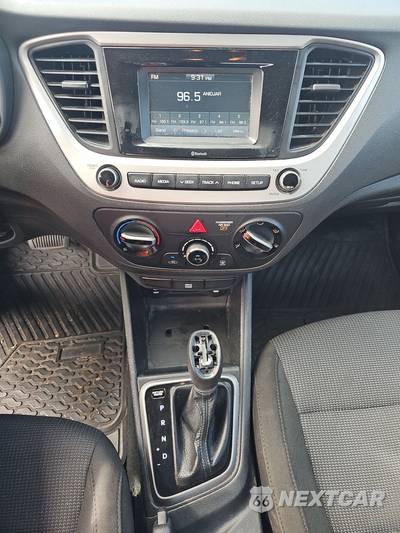 2020 Hyundai Accent SE - zdjęcie 11 z 27 - miniatura