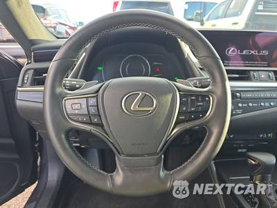 2020 Lexus ES 300h - zdjęcie 10 z 21 - miniatura