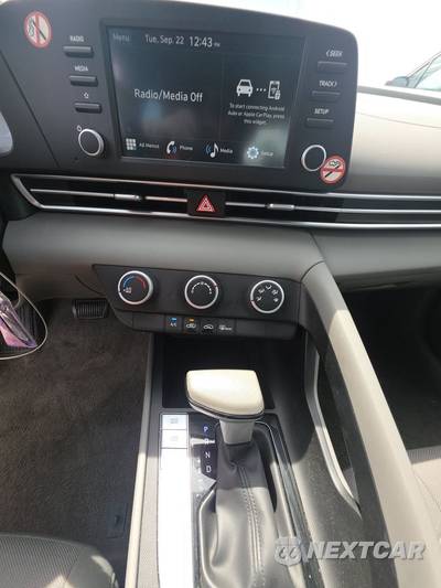 2025 Hyundai Elantra SE - zdjęcie 11 z 22 - miniatura