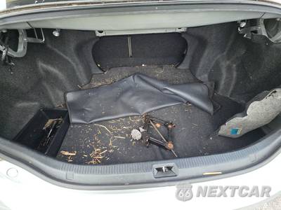 2009 Toyota Camry LE - zdjęcie 16 z 18 - miniatura