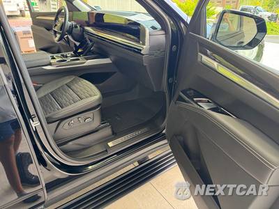 2025 Cadillac Escalade V-Series 1SD - zdjęcie 12 z 17 - miniatura