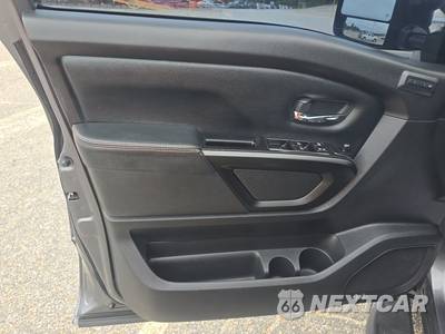 2021 Nissan TITAN PRO-4X Crew Cab Short Bed - zdjęcie 9 z 21 - miniatura
