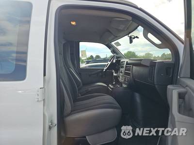 2025 GMC Savana 2500 Cargo Van 1WT 135.0" WB - zdjęcie 8 z 30 - miniatura
