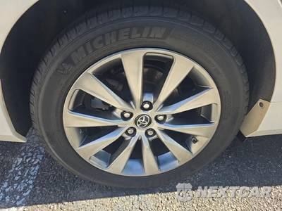 2015 Toyota Camry XLE - zdjęcie 10 z 29 - miniatura