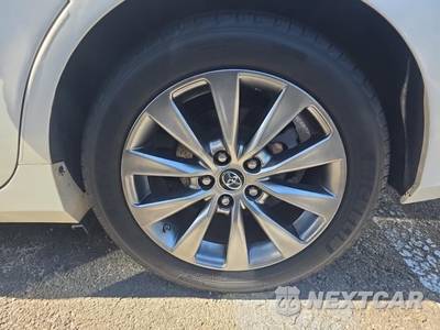 2015 Toyota Camry XLE - zdjęcie 11 z 29 - miniatura