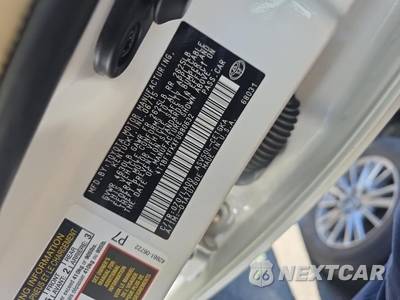 2015 Toyota Camry XLE - zdjęcie 18 z 29 - miniatura