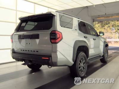 2026 Toyota 4Runner SR5 - zdjęcie 4 z 27 - miniatura