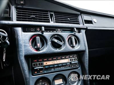 1990 Mercedes-Benz 190 Series - zdjęcie 42 z 46 - miniatura