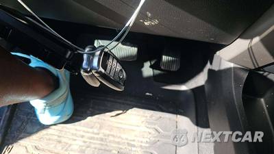 2021 Ford Super Duty F-250 Lariat Crew Cab Medium Bed - zdjęcie 19 z 41 - miniatura