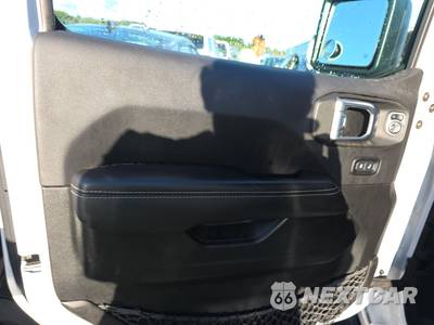2022 Jeep Wrangler Unlimited 4xe Sahara - zdjęcie 9 z 18 - miniatura