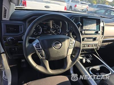 2024 Nissan TITAN SV Crew Cab Short Bed - zdjęcie 6 z 30 - miniatura