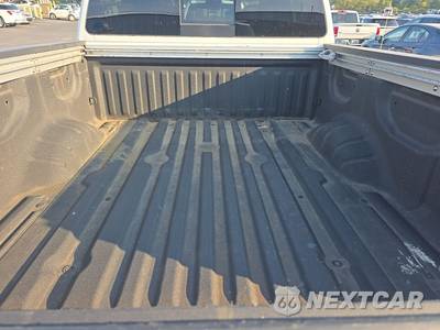2024 Nissan TITAN SV Crew Cab Short Bed - zdjęcie 11 z 30 - miniatura