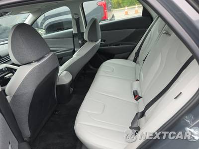 2024 Hyundai Elantra Limited - zdjęcie 13 z 19 - miniatura