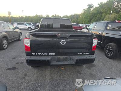 2018 Nissan TITAN XD SV Crew Cab Medium Bed - zdjęcie 5 z 22 - miniatura