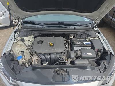2017 Hyundai Elantra SE Sedan - zdjęcie 18 z 21 - miniatura