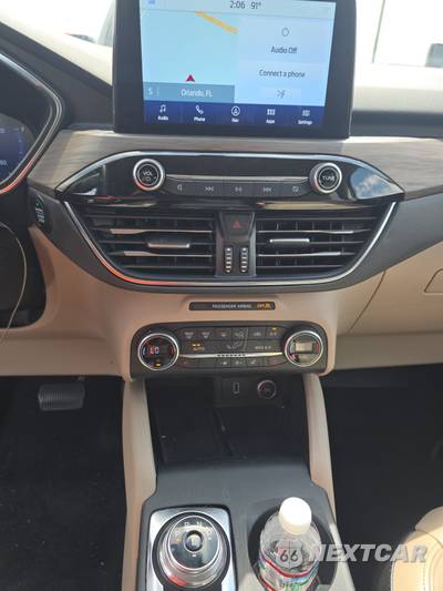 2020 Ford Escape Hybrid Titanium - zdjęcie 11 z 33 - miniatura