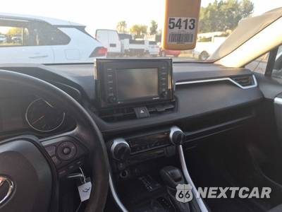 2022 Toyota RAV4 LE - zdjęcie 9 z 15 - miniatura
