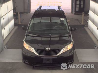 2013 Toyota Sienna LE 8-Passenger 119.3" WB - zdjęcie 2 z 26 - miniatura