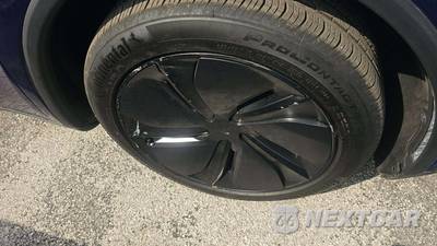 2026 Tesla Model Y Premium - zdjęcie 26 z 41 - miniatura