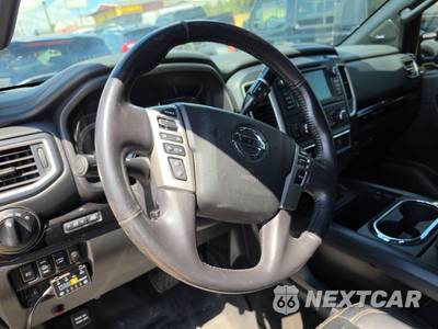 2019 Nissan TITAN XD SL Crew Cab Medium Bed - zdjęcie 10 z 17 - miniatura