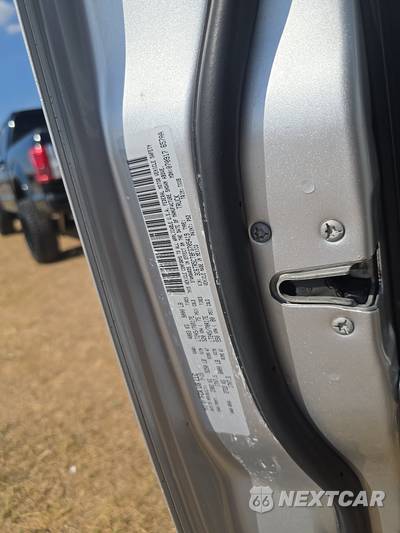 2015 Ram 2500 Tradesman Crew Cab Medium Bed - zdjęcie 14 z 17 - miniatura