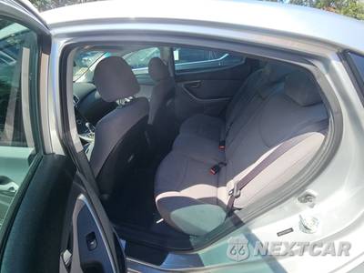 2014 Hyundai Elantra SE Sedan - zdjęcie 13 z 17 - miniatura