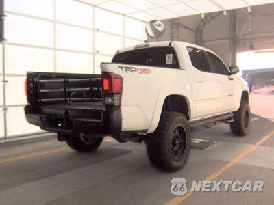 2020 Toyota Tacoma TRD Sport Crew Cab Medium Bed - zdjęcie 4 z 49 - miniatura