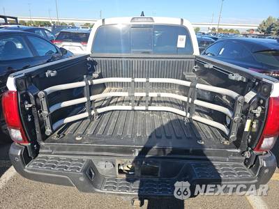 2020 Toyota Tacoma TRD Sport Crew Cab Medium Bed - zdjęcie 16 z 49 - miniatura