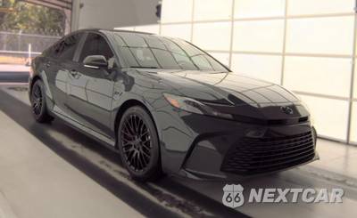 2025 Toyota Camry LE - zdjęcie 4 z 22 - miniatura